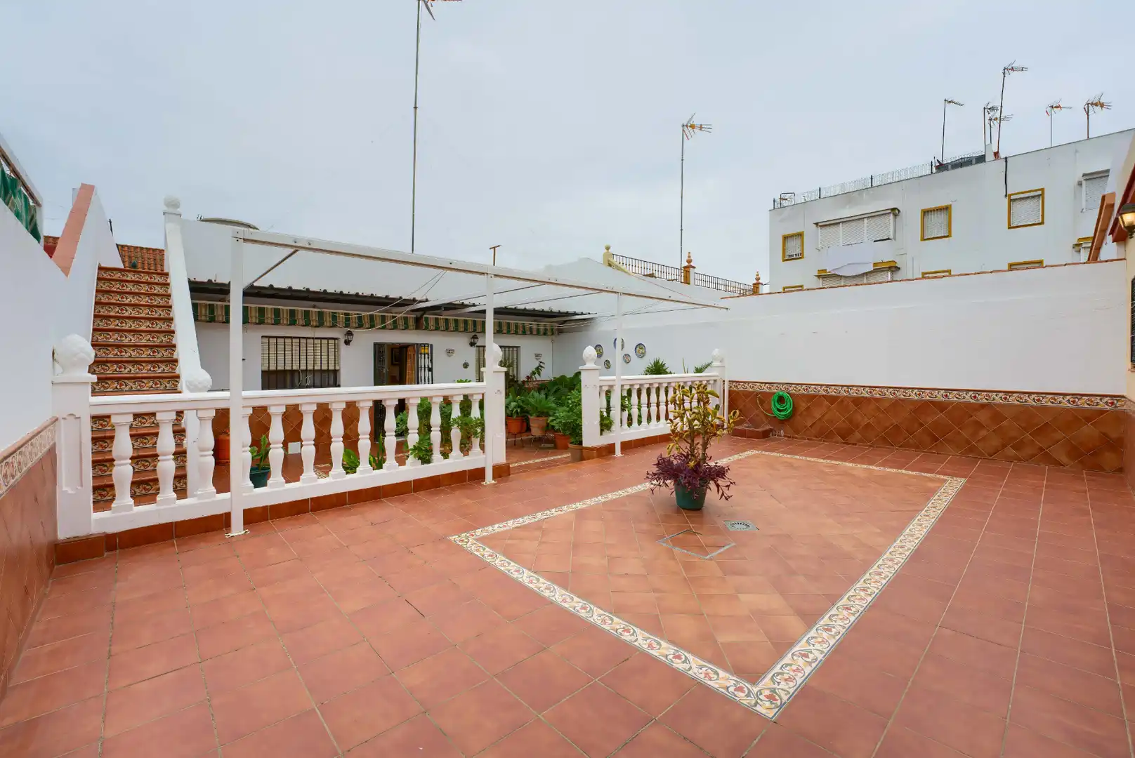 Terraza de Casa adosada en venta en Mairena del Aljarafe con Aire acondicionado, Calefacción y Jardín privado