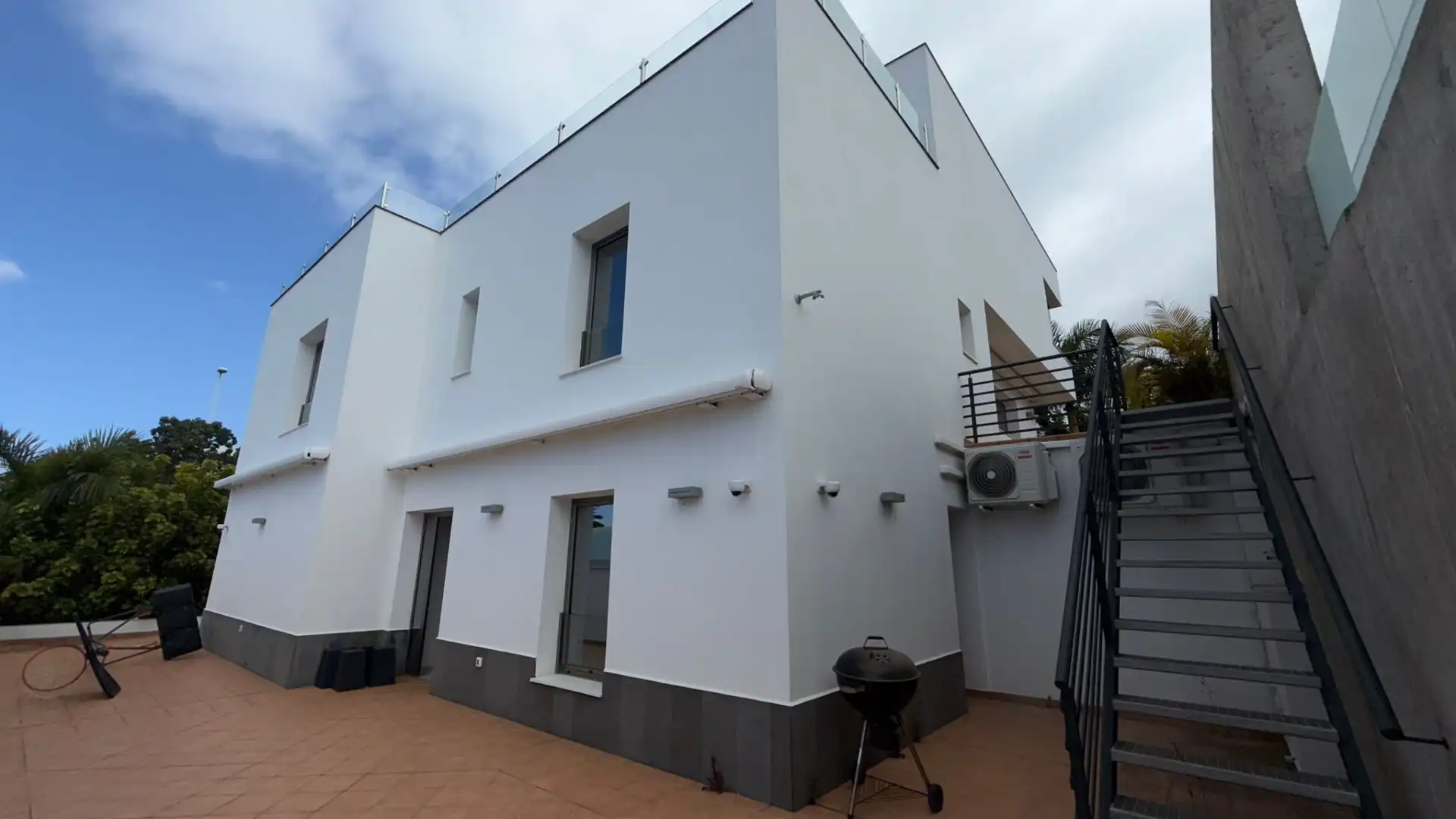 Vista exterior de Casa o xalet en venda en Puerto de la Cruz amb Aire condicionat, Jardí privat i Terrassa