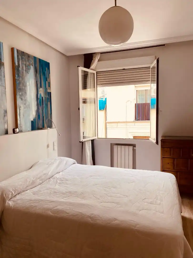Bedroom of Flat for rent in Madrid  with Air Conditioner, Heating and Parquet flooring