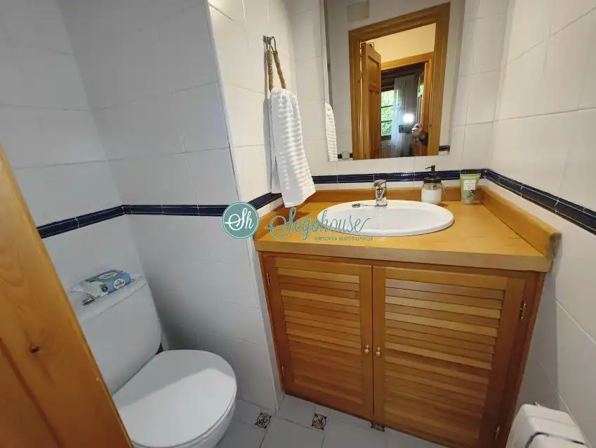 Baño de Casa o chalet en venta en Palazuelos de Eresma con Calefacción, Terraza y Amueblado