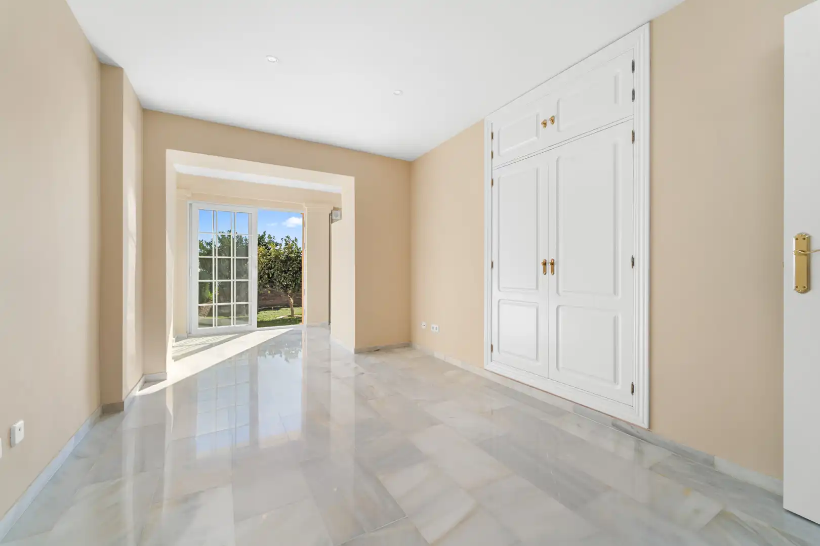 Houses for sale in Benalmádena  with Air Conditioner, Heating and Private garden