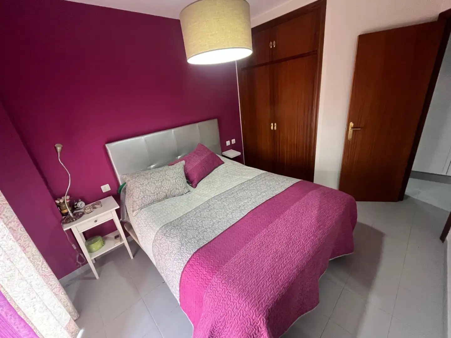 Schlafzimmer von Einfamilien-Reihenhaus zum Verkauf in El Portil mit Möbliert und Balkon