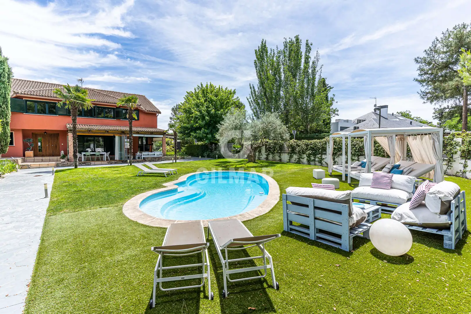 Jardí de Casa adosada en venda en Boadilla del Monte amb Calefacció, Jardí privat i Piscina