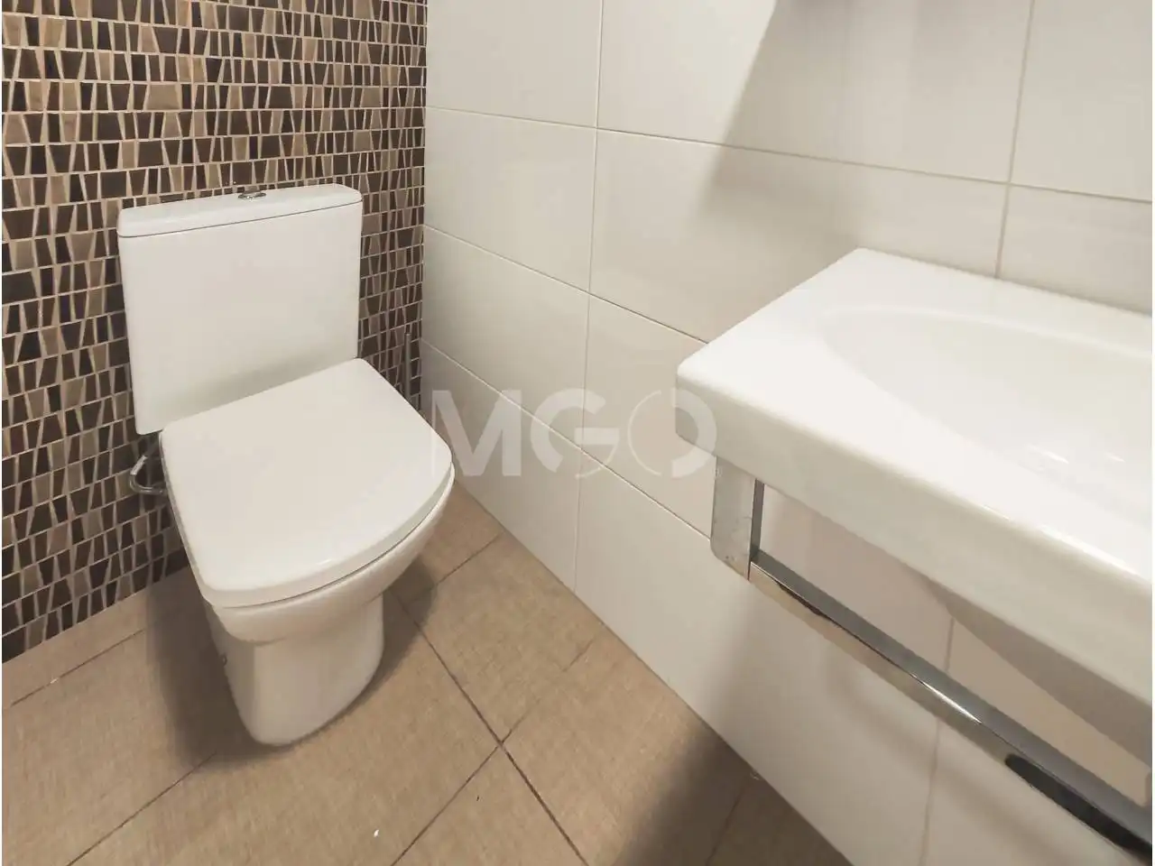Badezimmer von Büro zum Verkauf in Centre  