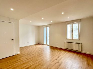 Apartamento con balcón en venta en Avenida BUENOS AIRES