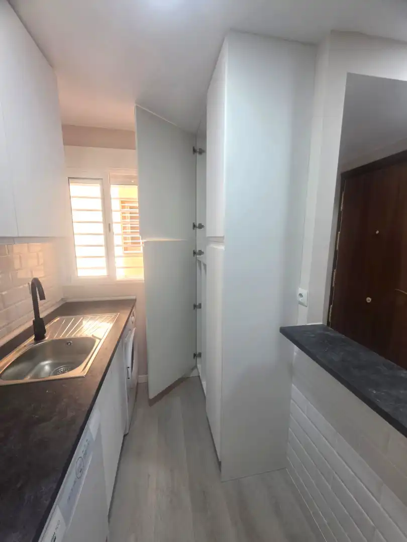 Kitchen of Flat for sale in Madrid  with Heating, Oven and Washing machine