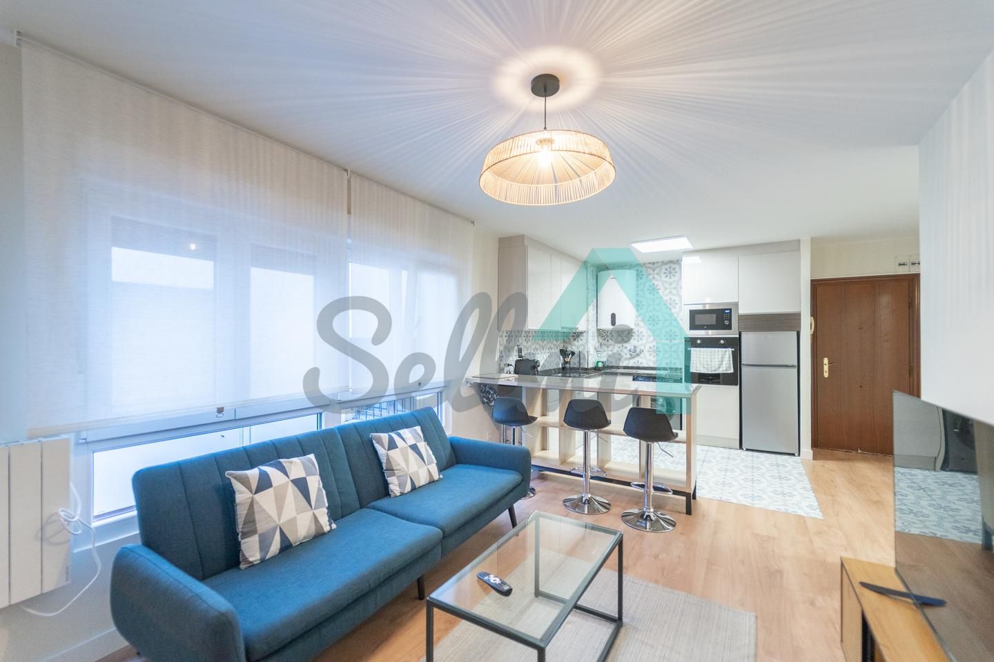 Living room of Flat for rent in Oviedo   with Heating, Furnished and Internet