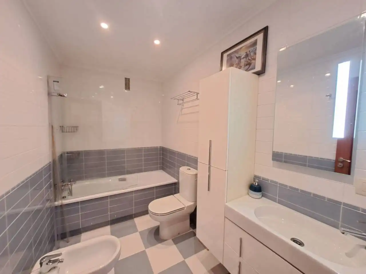 Flat for sale in Calle Sahagún, Universidad - Las Huelgas