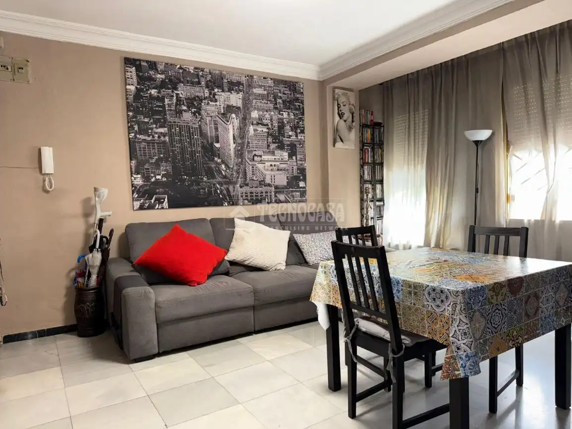 Living room of Flat for sale in Sevilla