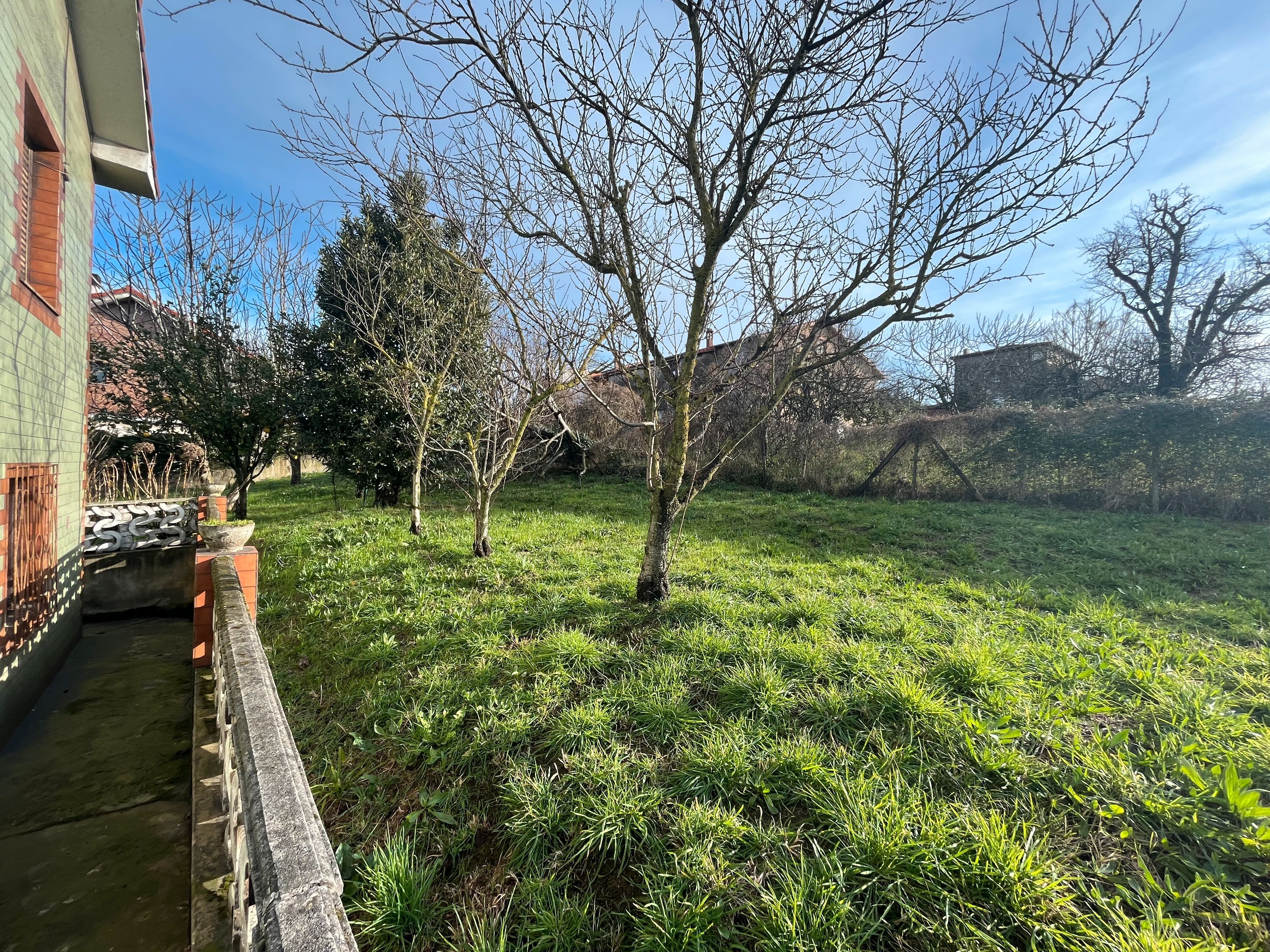 Casa o xalet en venda en Camargo amb Calefacció, Jardí privat i Parquet