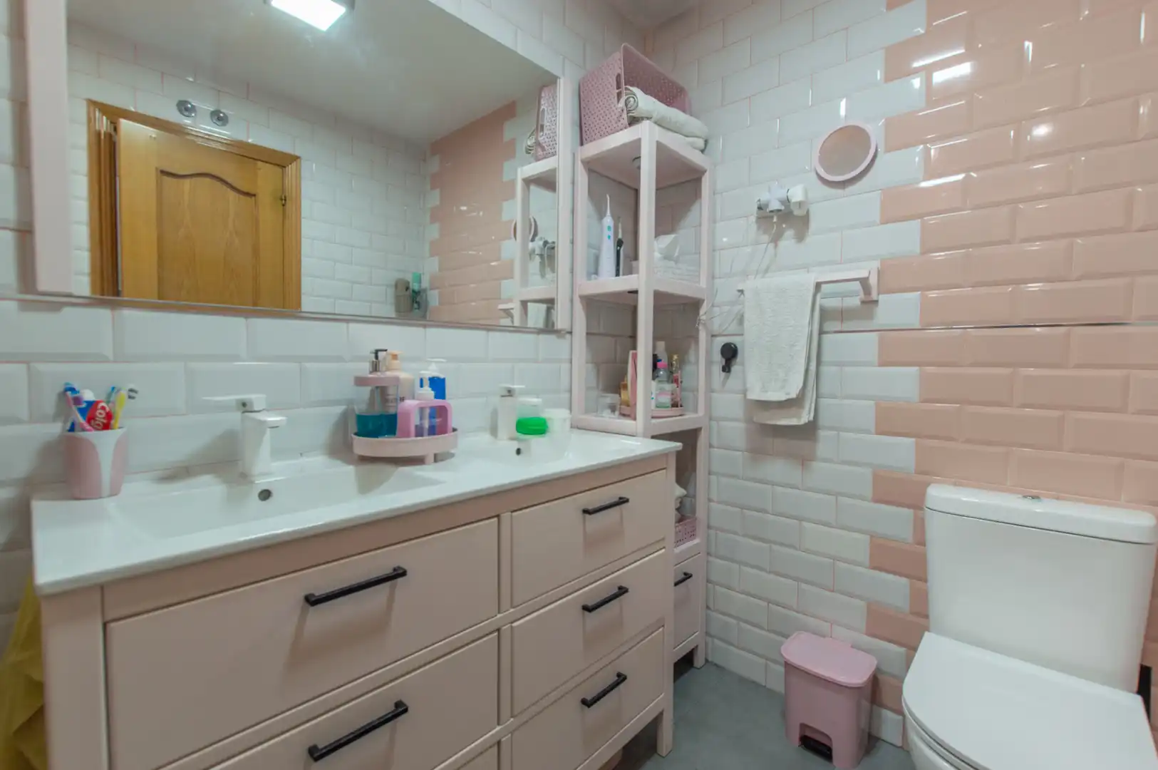 Baño de Casa adosada en venta en Alcalá de Henares con Aire acondicionado, Calefacción y Terraza