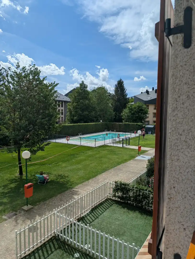 Schwimmbecken von Wohnungen zur Miete in Biescas, Huesca
