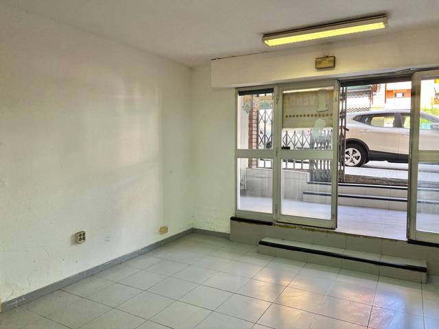 Local comercial en Venta en  Montblanc en Torreforta