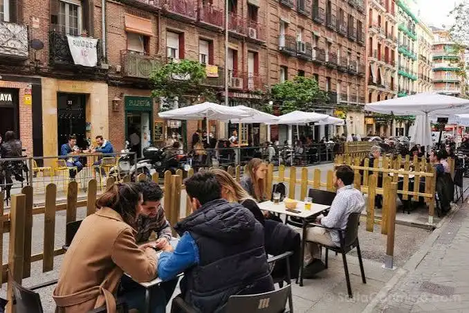 Vista exterior de Edificio en venta en Madrid