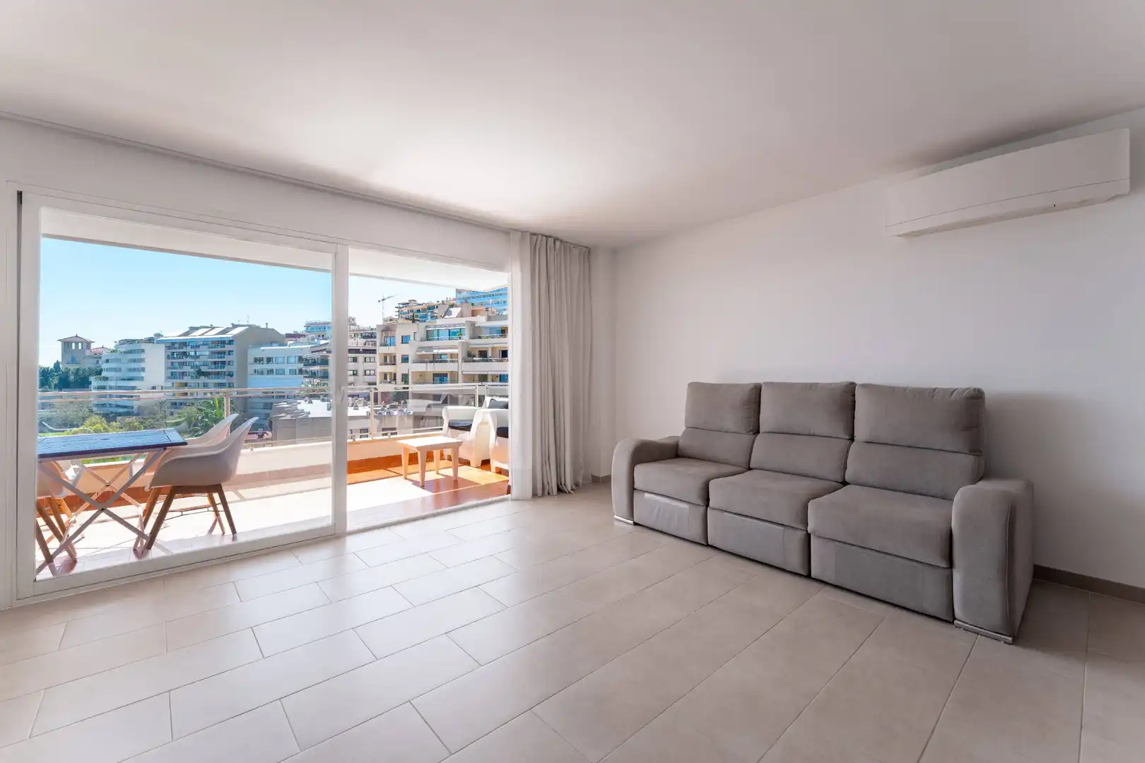 Sala d'estar de Pis en venda en  Palma de Mallorca amb Calefacció, Moblat i Balcó