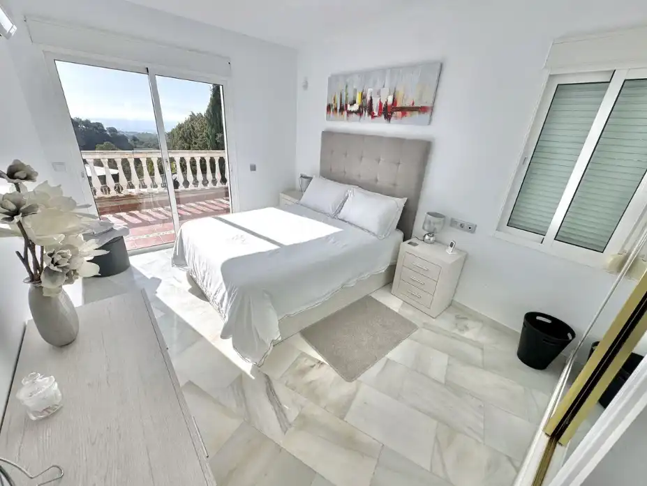 Chalet con piscina en venta en Calle Huelva de Calahonda 3820, imagen 25