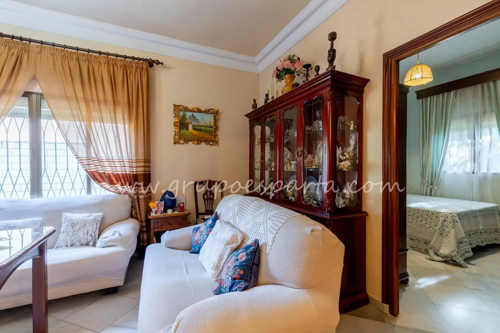 Sala d'estar de Casa o xalet en venda en Espartinas amb Aire condicionat, Jardí privat i Terrassa