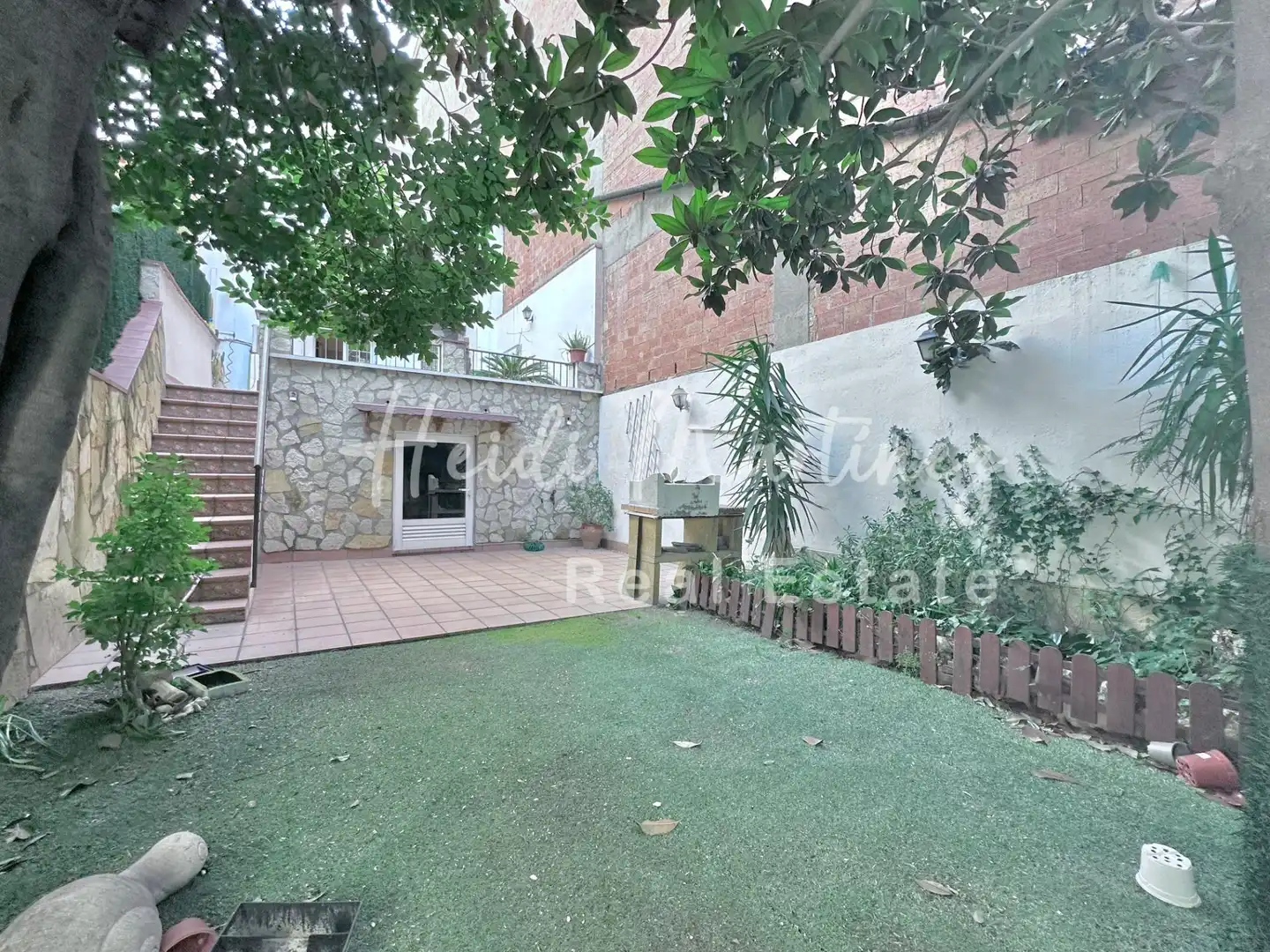 Jardí de Casa o xalet en venda en Molins de Rei amb Aire condicionat, Calefacció i Jardí privat