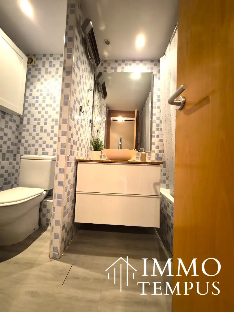 Badezimmer von Maisonette zum Verkauf in Terrassa mit Heizung, Parkett und Ofen