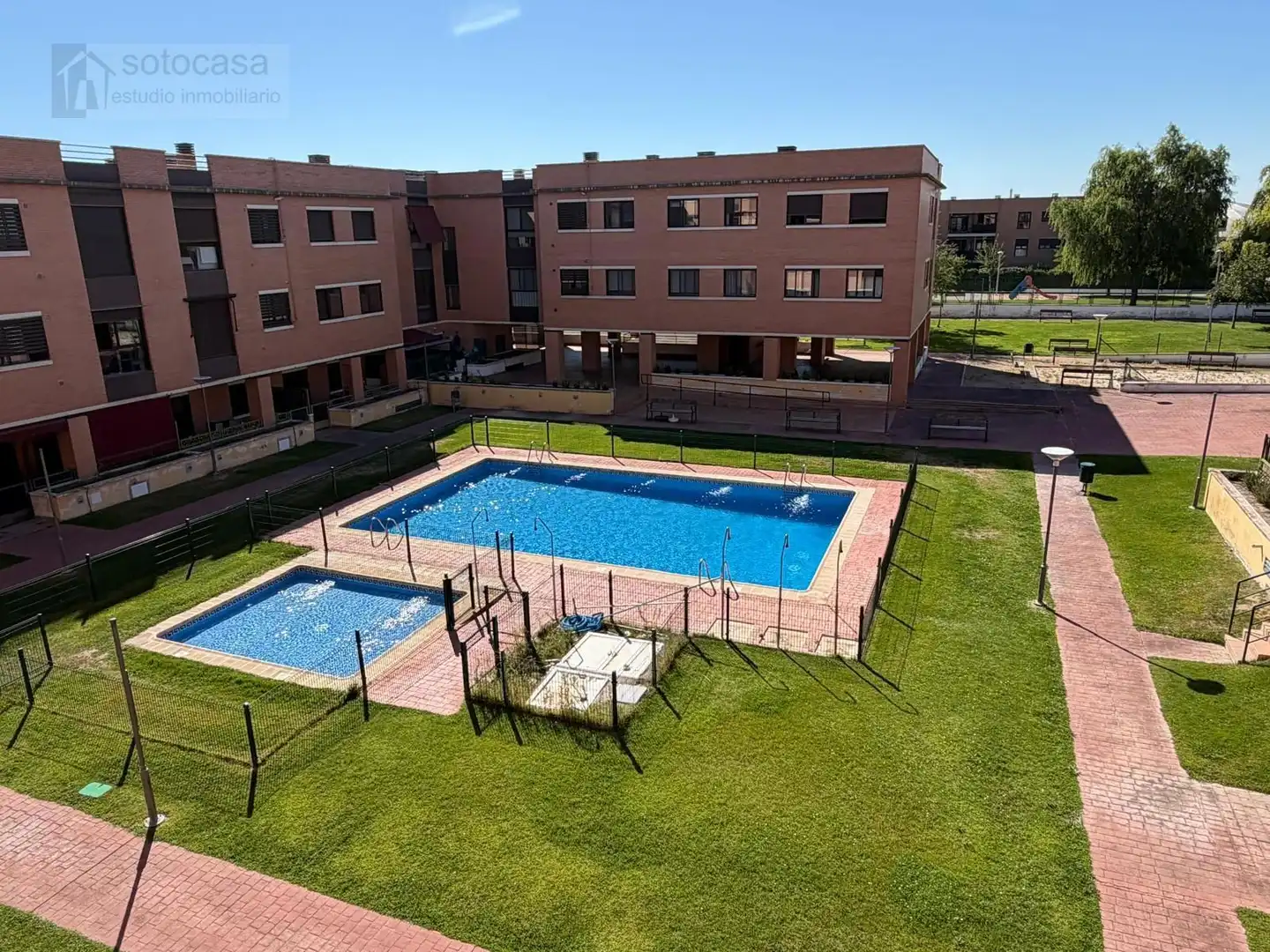 Flat with pool for sale in CERVANTES 37