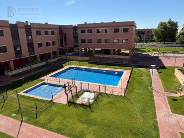 Flat with pool for sale in CERVANTES 37