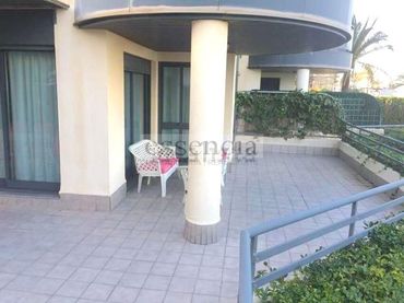 Appartement compact avec piscine à vendre à Playa de Gandia