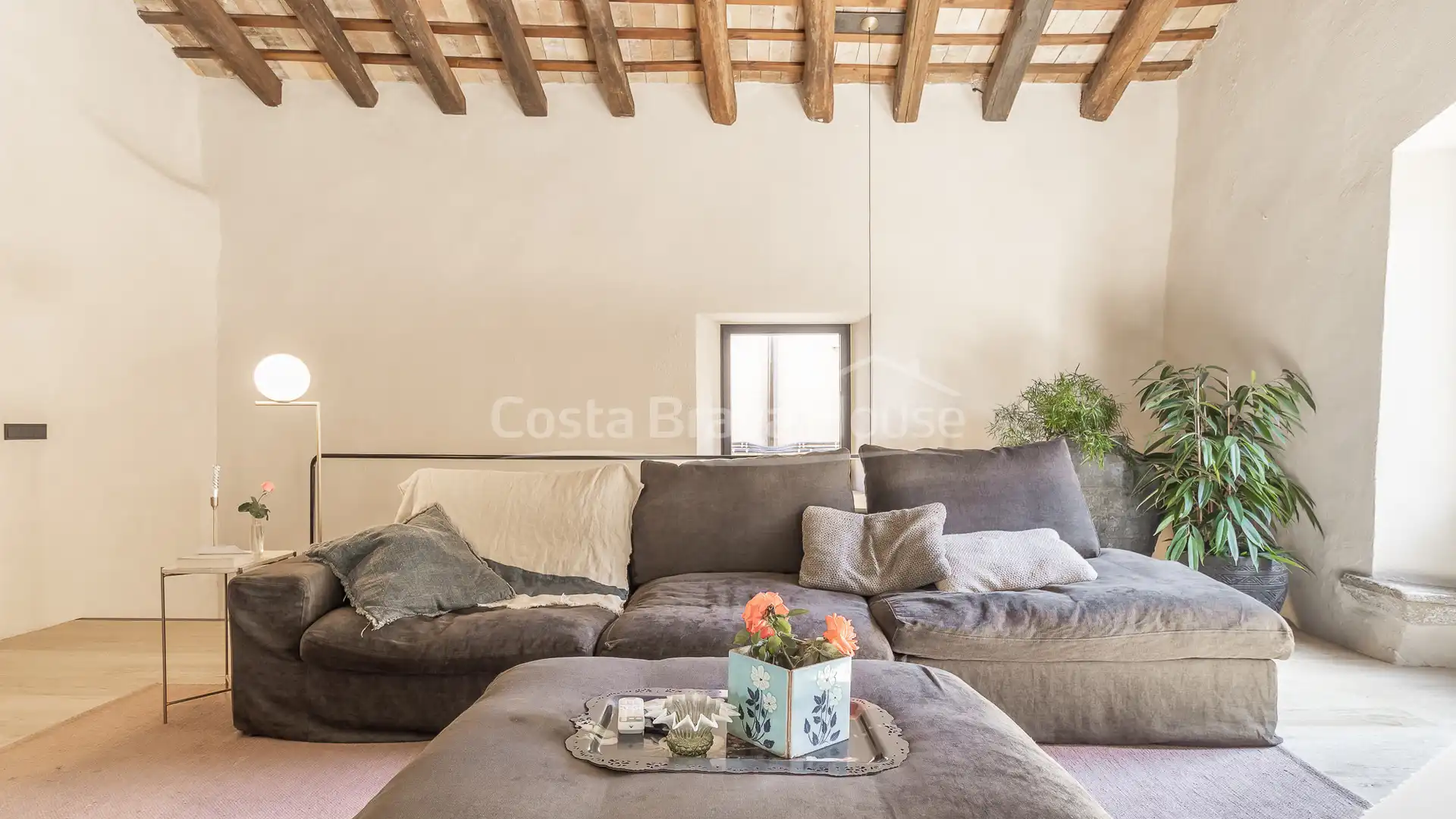 Wohnzimmer von Country house zum Verkauf in Ventalló mit Klimaanlage, Heizung und Privatgarten