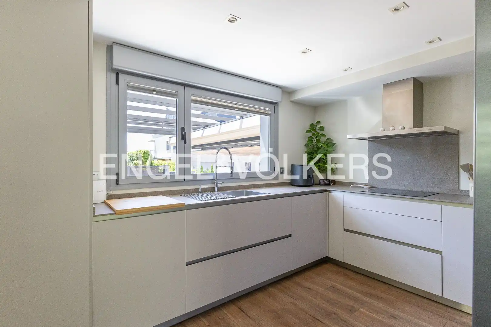Kitchen of Detached homes for rent in Boadilla del Monte  with Air Conditioner, Heating and Private garden