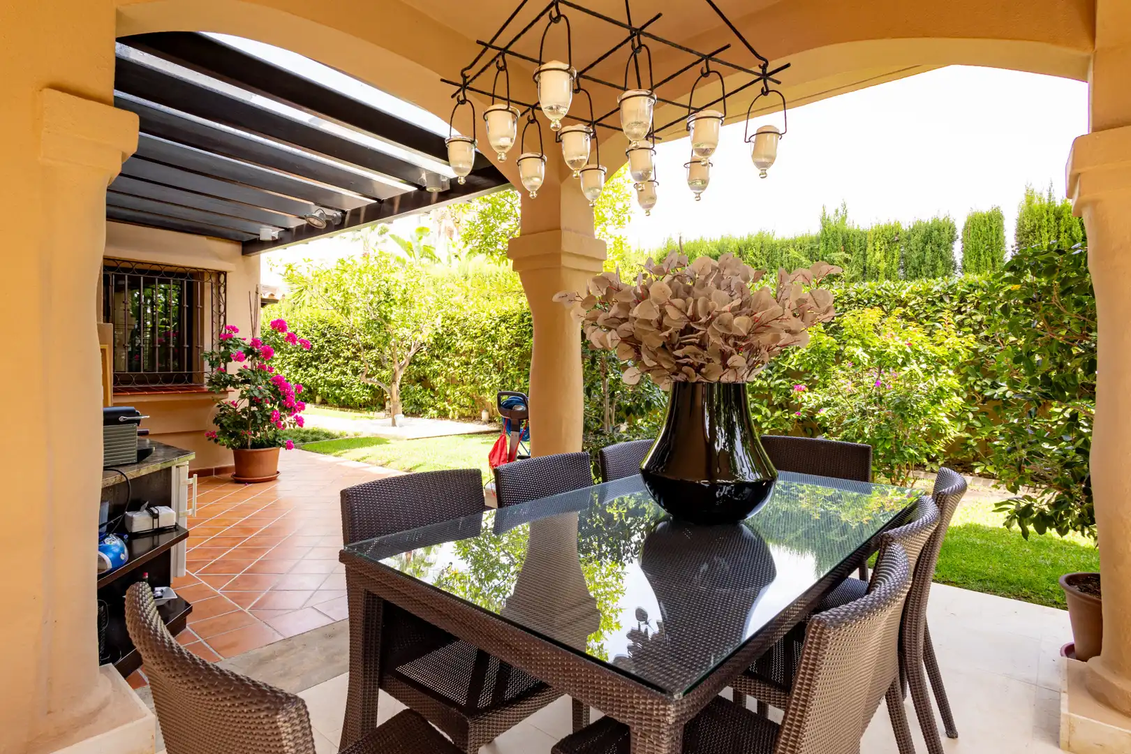 Terrassa de Casa o xalet en venda en Marbella amb Aire condicionat, Jardí privat i Terrassa