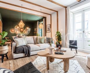 Sala d'estar de Apartament de lloguer en  Madrid Capital amb Aire condicionat, Calefacció i Moblat