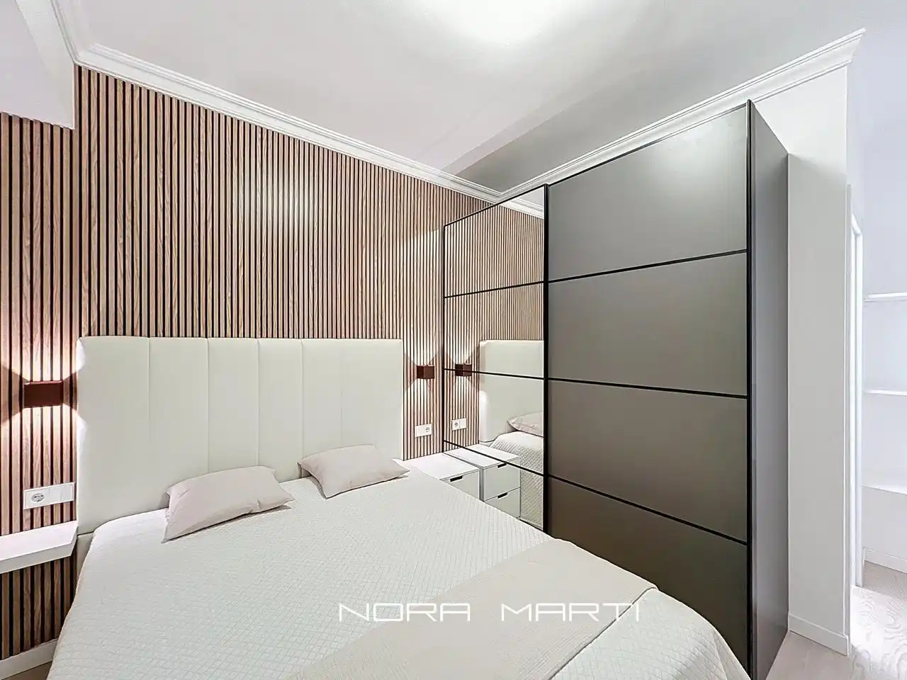 Bedroom of Flat for sale in Barcelona  with Air Conditioner, Heating and Parquet flooring