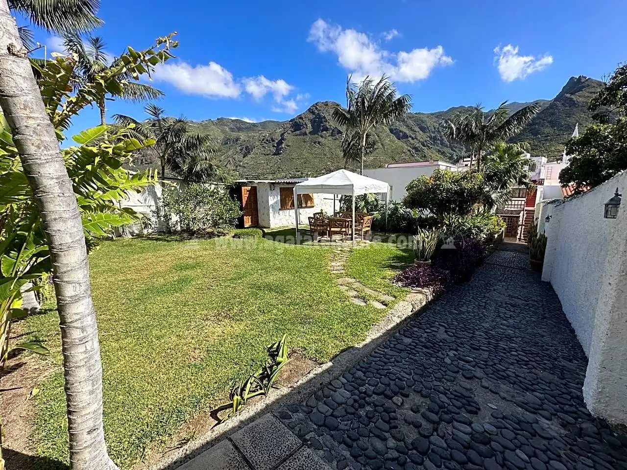 Vista exterior de Casa o chalet en venta en Los Silos con Aire acondicionado, Jardín privado y Terraza