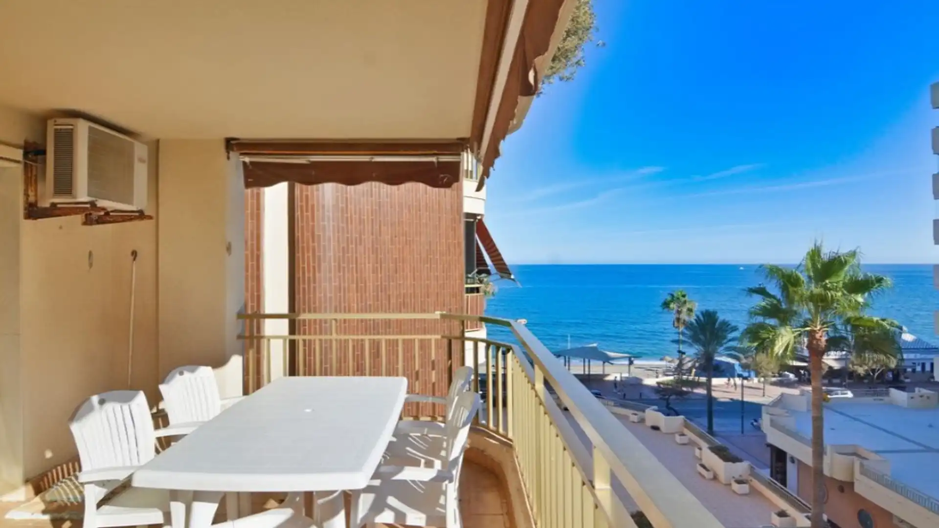 Bedroom of Flat for sale in Fuengirola  with Air Conditioner, Terrace and Furnished