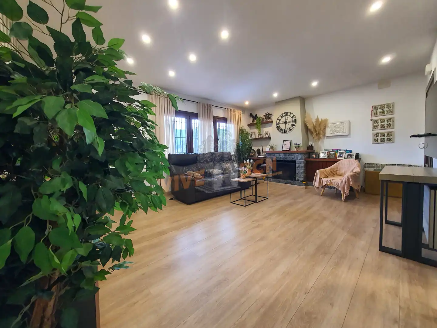 Sala d'estar de Casa o xalet en venda en Vallgorguina amb Calefacció, Jardí privat i Parquet