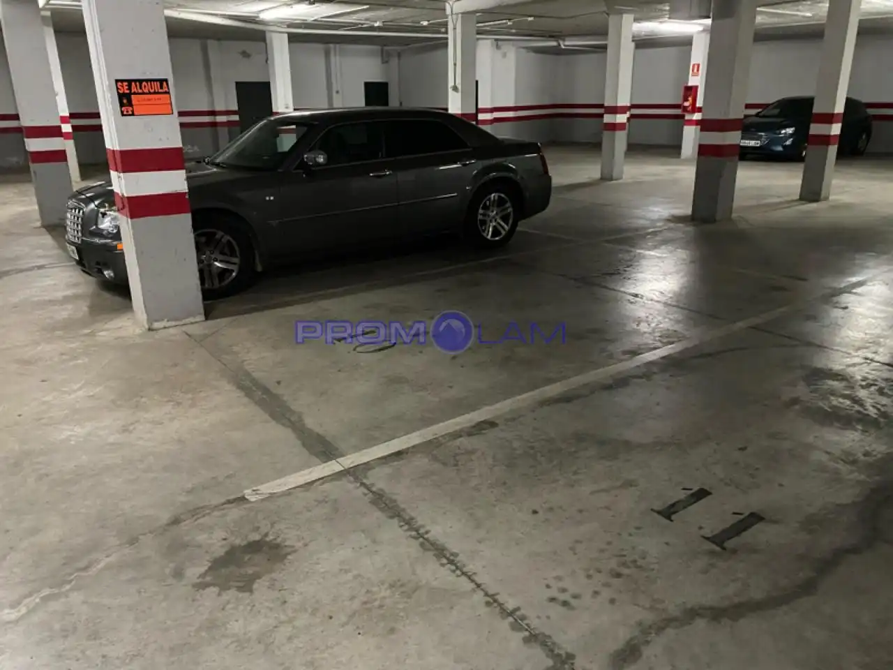 Parkplatz von Garage zum Verkauf in Gines