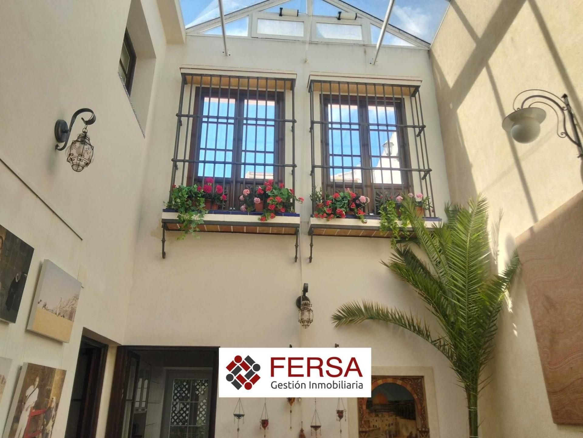 Vista exterior de Casa o xalet en venda en El Puerto de Santa María amb Aire condicionat, Calefacció i Terrassa