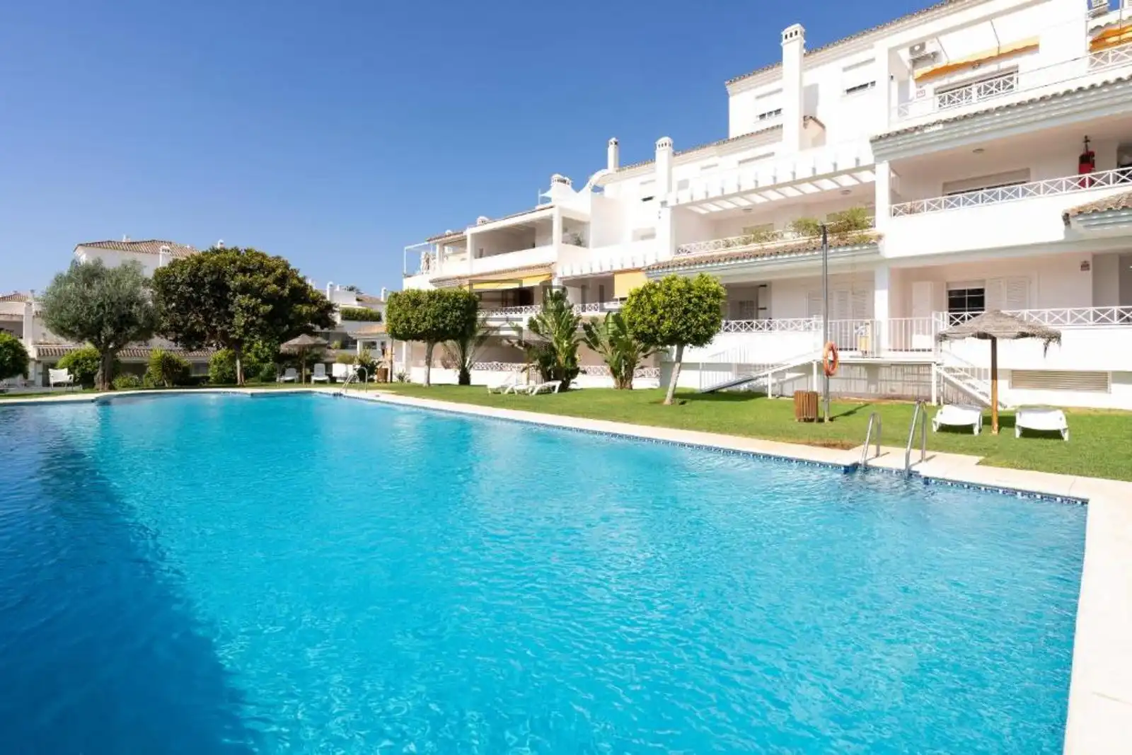 Flat with pool for sale in Lomas de Río Real, imagen 2