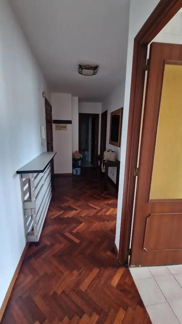Wohnung zum Verkauf in Culleredo mit Heizung, Parkett und Abstellraum