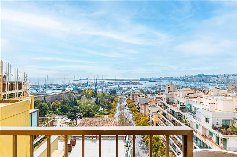 Außenansicht von Maisonette zur Miete in  Palma de Mallorca mit Klimaanlage, Heizung und Terrasse