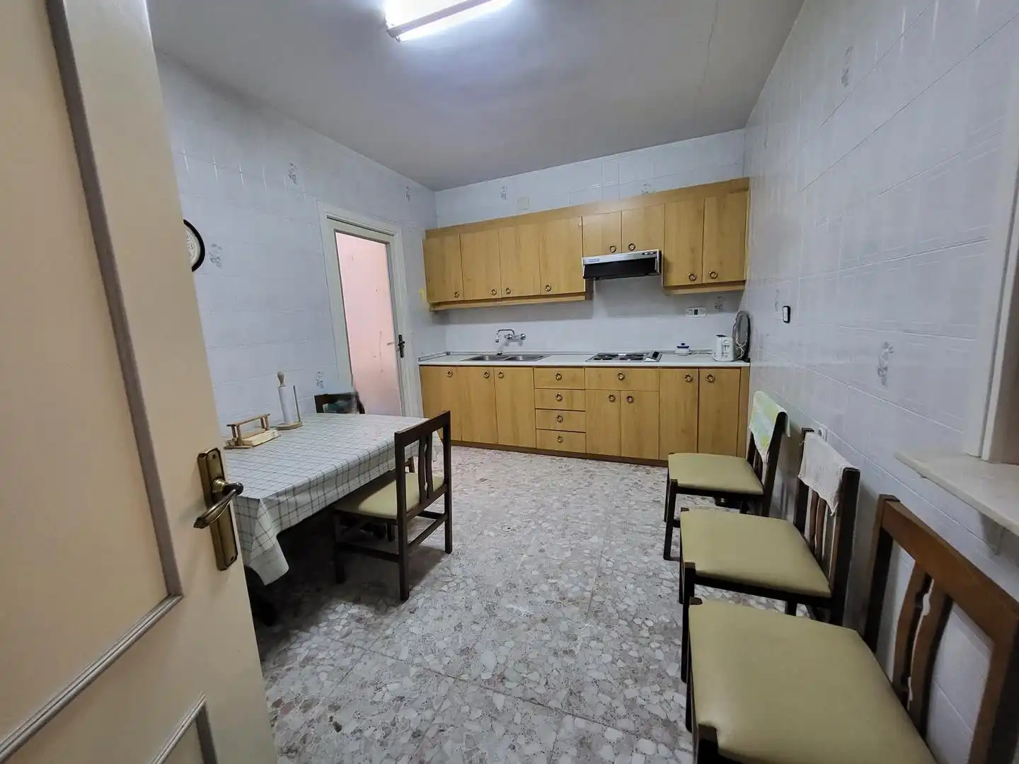 Cuina de Casa o xalet en venda en El Picazo   amb Calefacció, Terrassa i Moblat