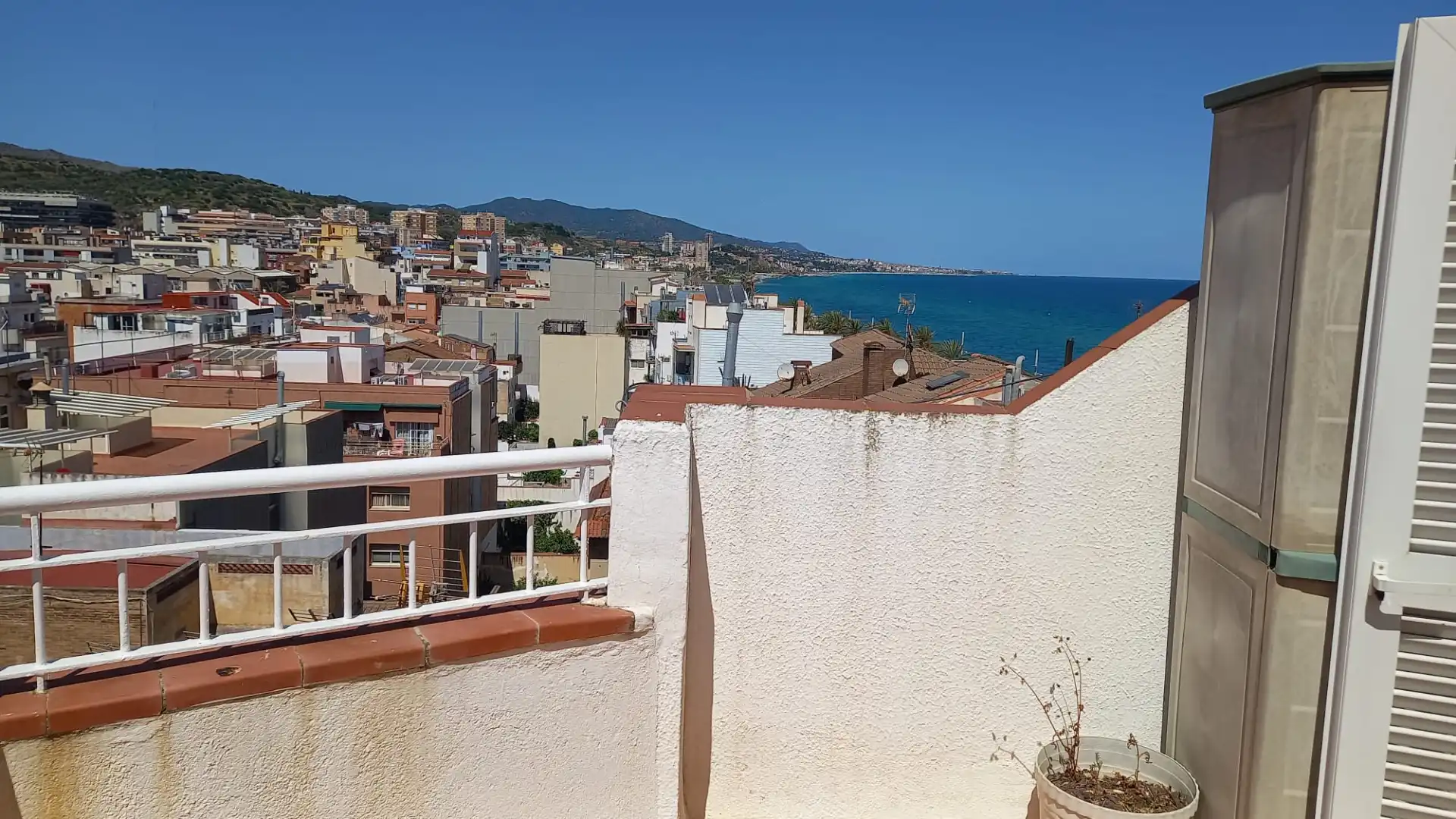 Vista exterior de Piso de alquiler en Badalona con Terraza, Amueblado y Balcón