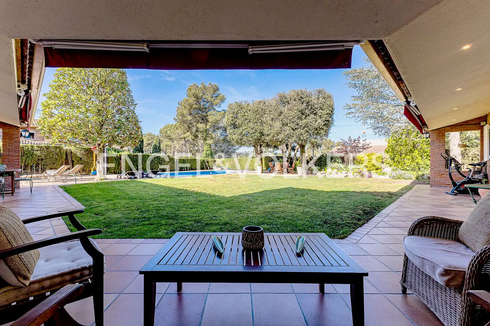 Terrassa de Casa o xalet en venda en Begues amb Calefacció, Jardí privat i Parquet