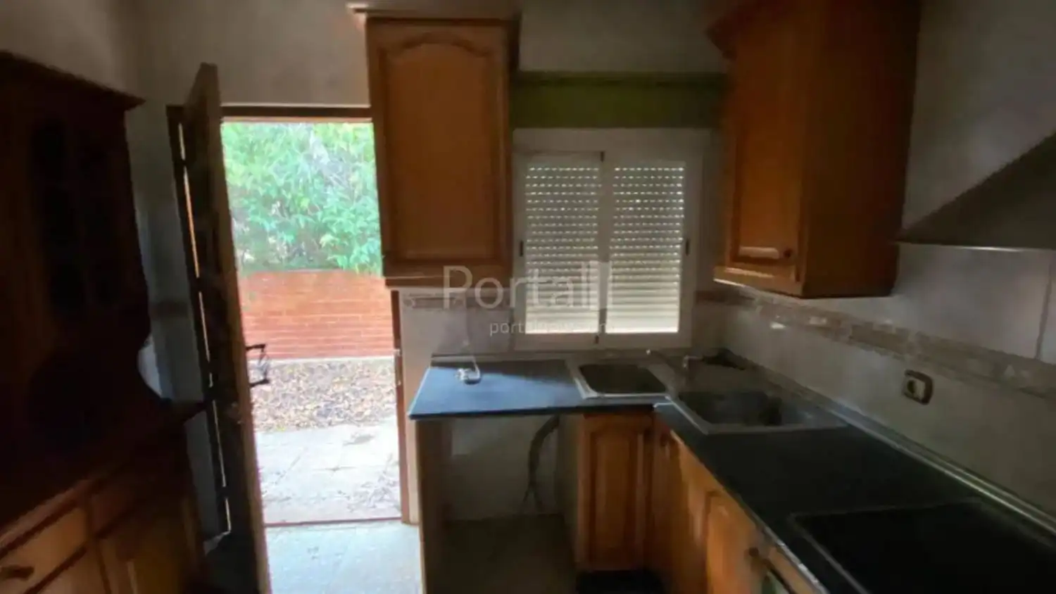 Cuina de Casa o xalet en venda en Piedrabuena amb Aire condicionat, Calefacció i Jardí privat