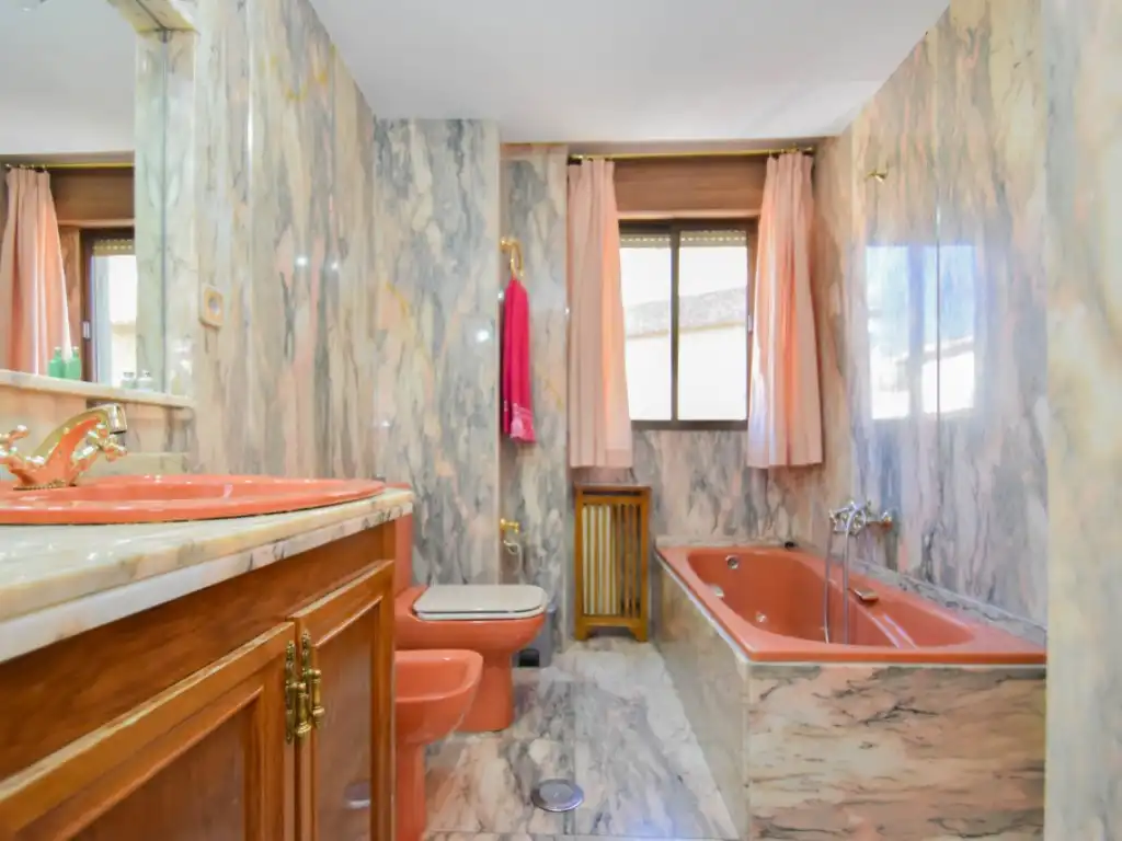 Bathroom of Flat for sale in Granada  with Heating