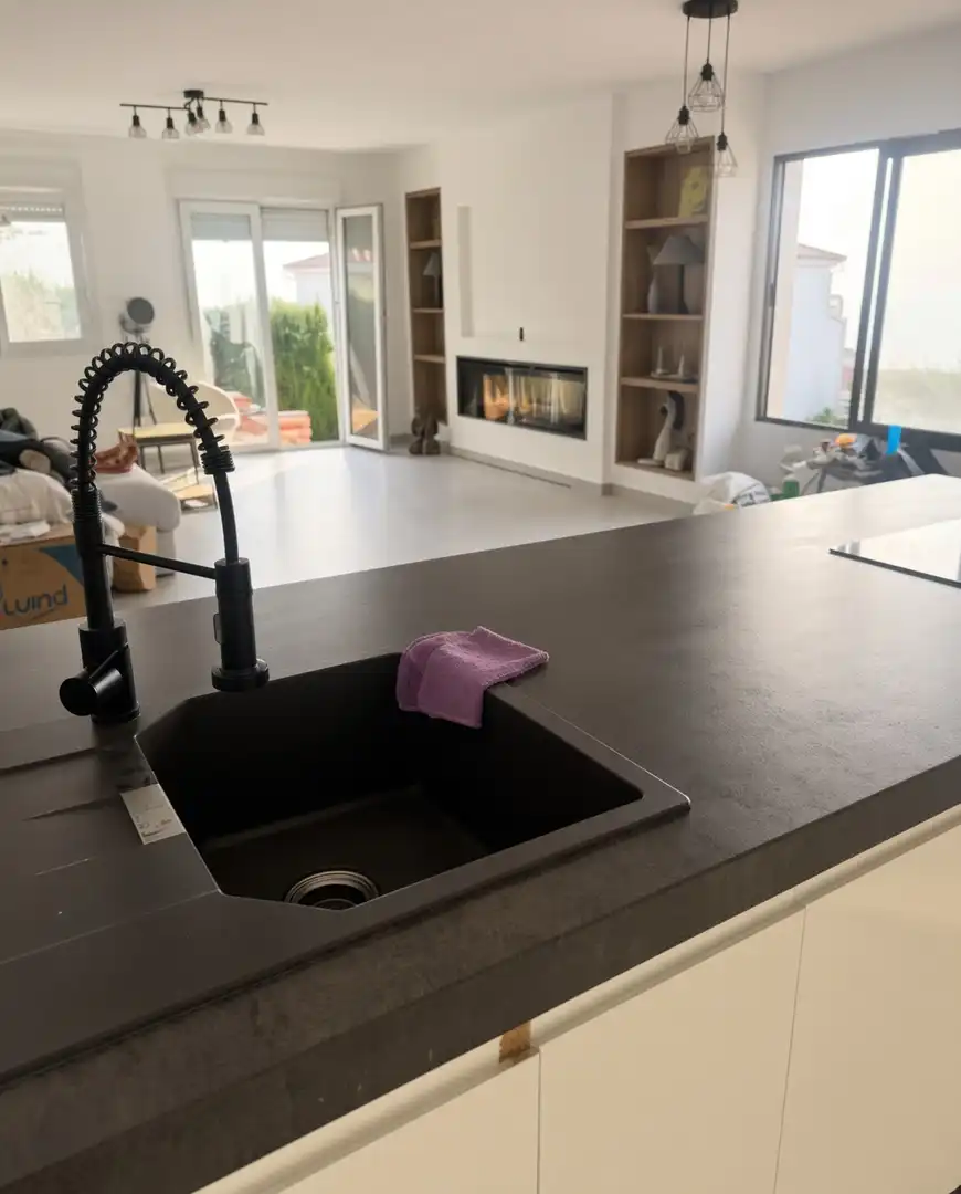 Cuina de Casa o xalet en venda en Manilva amb Aire condicionat, Jardí privat i Terrassa