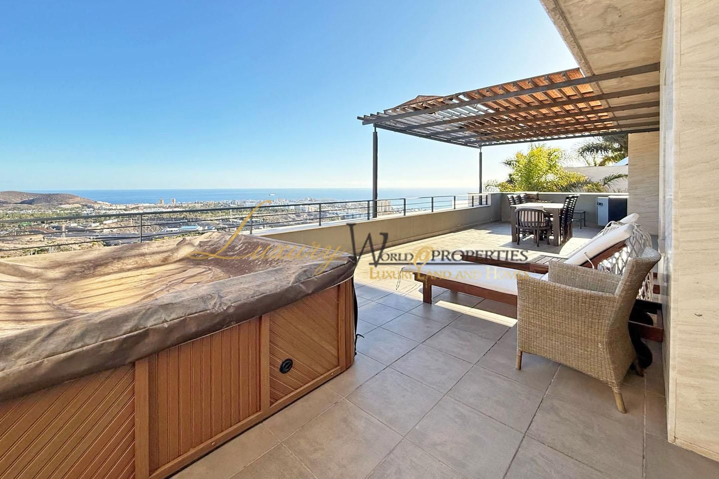 Terrassa de Apartament en venda en Adeje amb Aire condicionat, Terrassa i Moblat