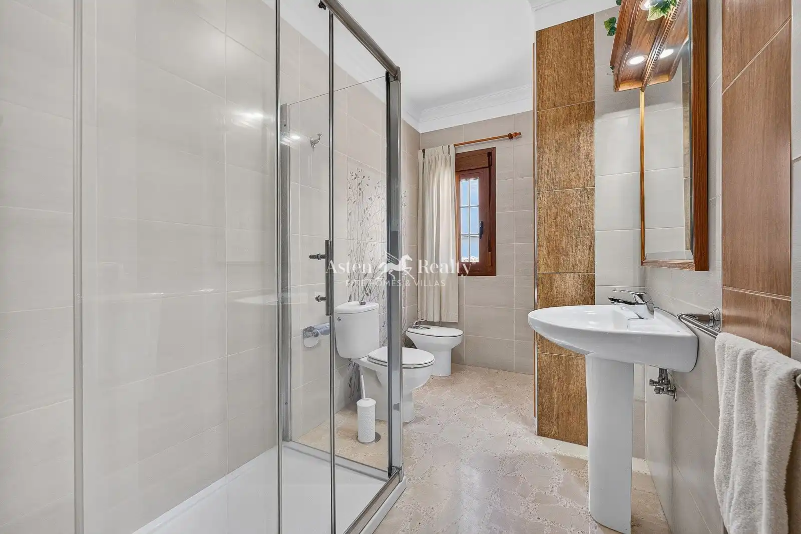 House for sale in Zumcal, imagen 17