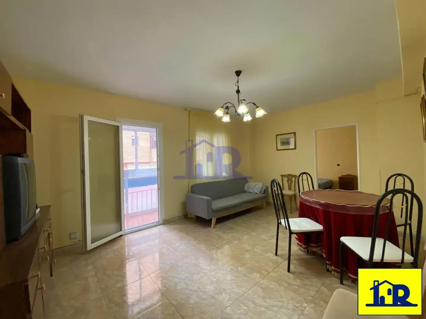 Sala d'estar de Pis en venda en Cuenca amb Calefacció, Terrassa i Moblat