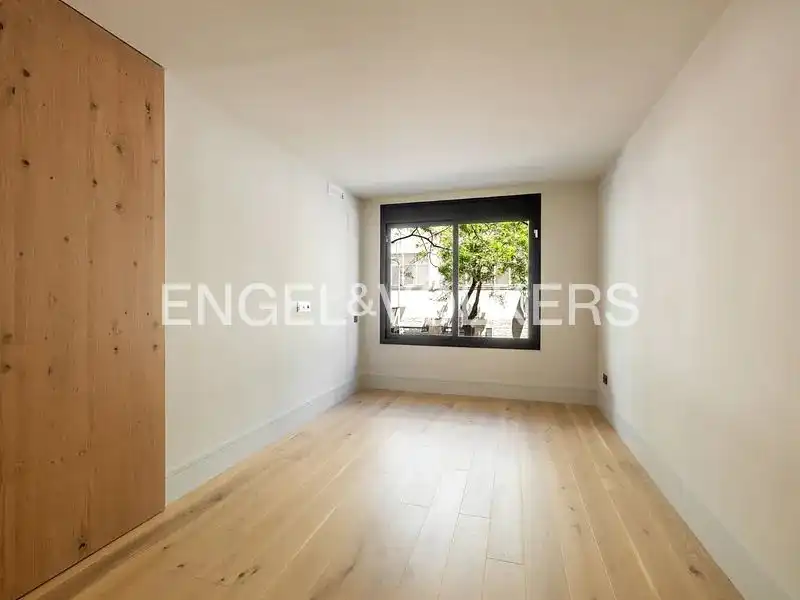 Bedroom of Flat for sale in Barcelona  with Air Conditioner and Heating