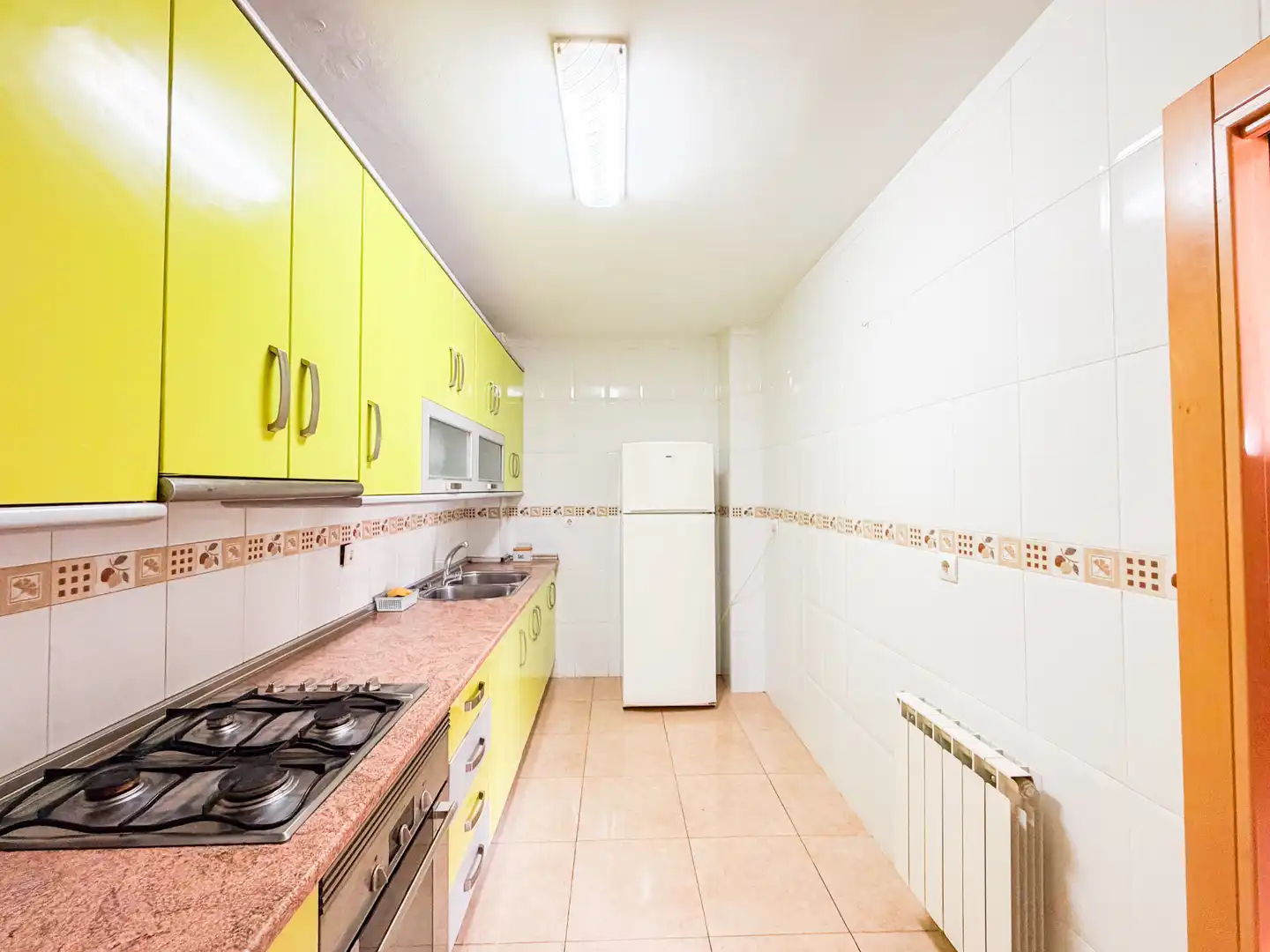 Cuina de Pis en venda en Baza amb Calefacció, Terrassa i Moblat